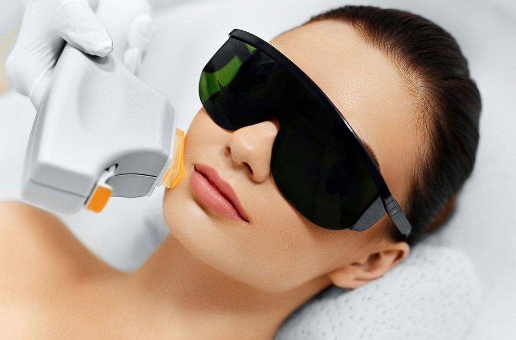 IPL (Intense Pulsed Light - Ánh sáng xung cường độ cao)