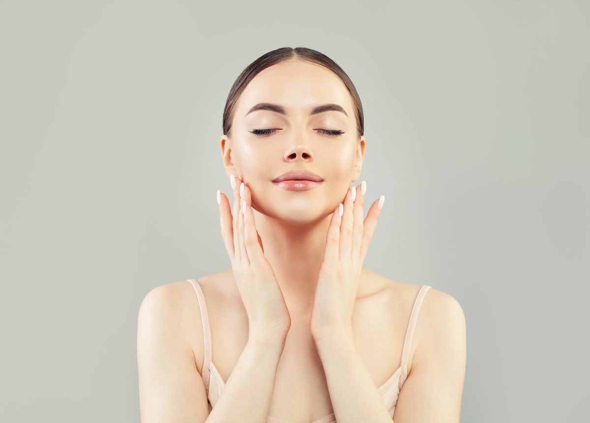  Kết hợp chăm sóc da từ bên ngoài và bổ sung các dưỡng chất cần thiết